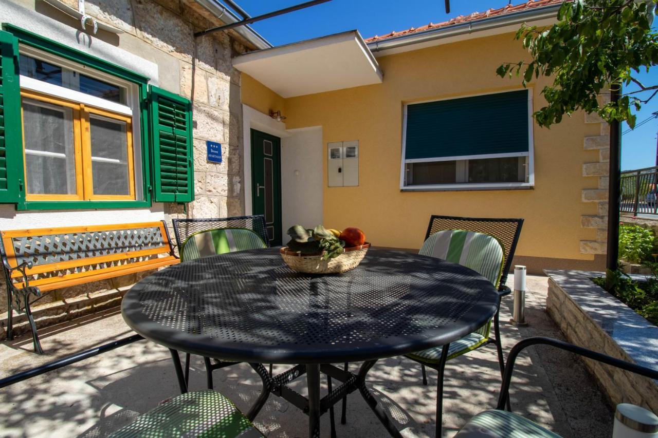 Apartman Ivan Drnis Exterior photo